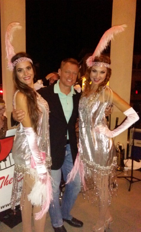 four-corners-at-night